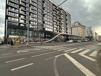 Оренда офісу 61,5 м², вул. Хотинська 12, 1-й поверх, 18 000 грн Івано-Франківськ