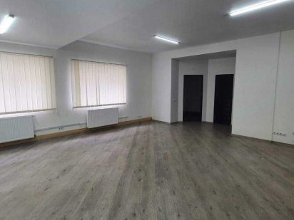 Оренда офіса 85м2 з сан узлом в кабінеті. Центр міста. пакркінг SV Івано-Франківськ