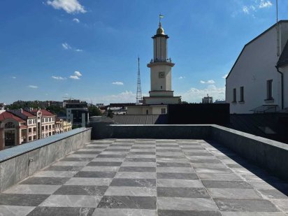 Здається в ОРЕНДУ офісне приміщення в БІЗНЕС-ЦЕНТРІ N Івано-Франківськ