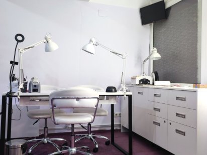 Здаю в оренду робочі місця в салоні Суми