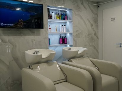 Оренда робочих місць для перукарів, майстрів манікюру та бровистів Рівне