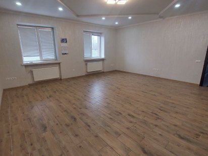 Оренда  нових офісних приміщень в районі Фоззі Рівне