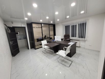 Центр, офіс з ремонтом і меблями Івано-Франківськ