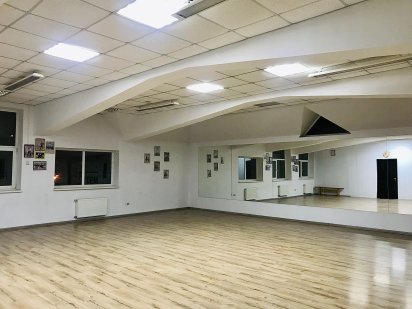 Оренда танцювального залу (погодинно) Рівне