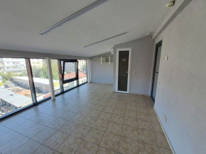 Здається торгово-офісне приміщення в ТЦ «Rich Town» по вул.Торговиця Тернополь