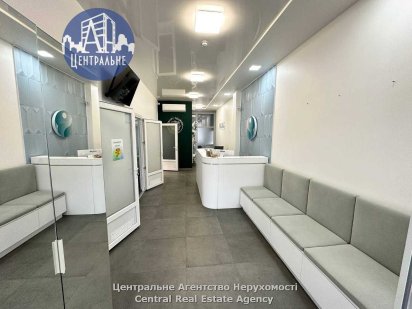 Здається в оренду фасадне приміщення в новобудові Черновцы