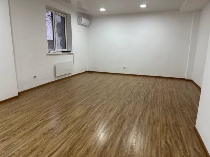 Здається в оренду Офіс Кобилянська Чернівці