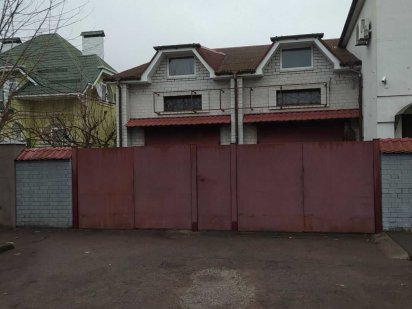 Сдам в аренду половину  бокса для автослесаря в действующем СТО Черкаси