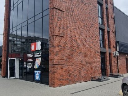 Приміщення по вул.Головній ( кінотеатр ім.Миколайчука) Черновцы