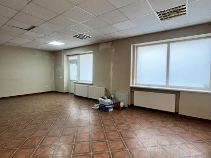 Оренда офісного , комерційного приміщення в центрі міста . Берчені Ужгород