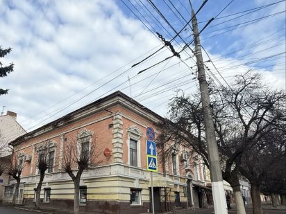 Оренда 2 рівневої камяниці у центрі міста , 200 кв м Черновцы