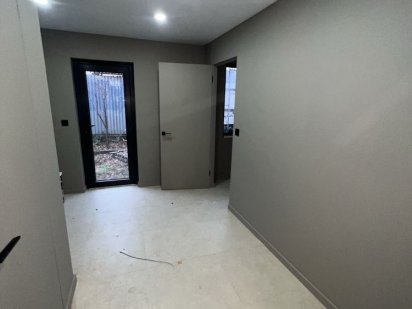 Комерційна нерухомість центр Петефі кафе барбершоп салон Ужгород