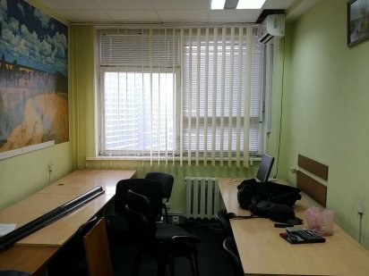 Здам офіс 17 м2, бізнес центр біля метро Лівобережна,вул. Сверстюка 19 Киев