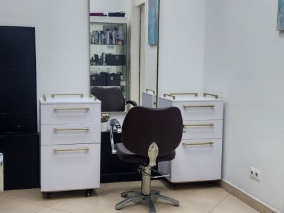 Аренда парикмахерское кресло центр оренда перукарське крісло Київ