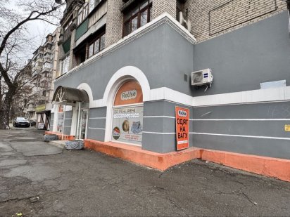 Оренда магазину 118 кв.м , фасад, Куренівський ринок Киев