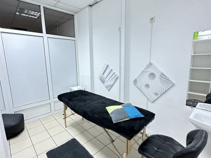 Оренда кабінету косметолога, перманент, лазер, ламі у салоні. Оболонь Киев