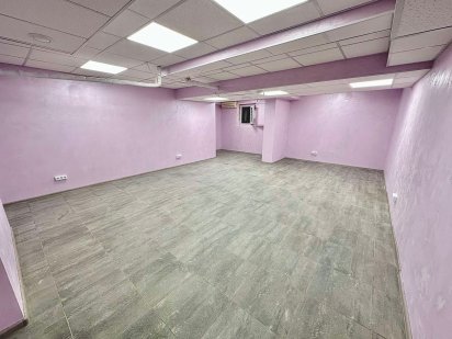 Офіс кабінет 36м2 приміщення магазин салон  Саперно-Слобідська 8 Київ