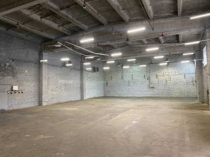 Оренда склада 300 м2 біля метро Бориспільська, генератор, опалення Київ