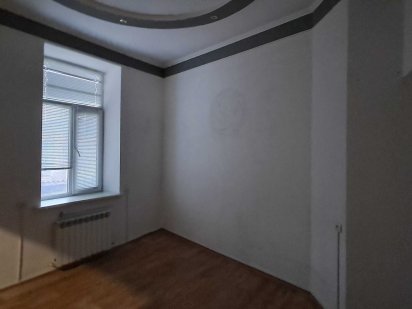 под салон красоты, офис, 32 кв.м. соборная. центр Винница