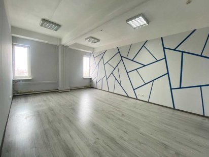Офіс з ремонтом в оренду, 40 кв.м., Севастопольська площа Київ