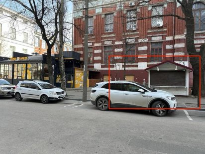 Оренда 5м2 з літнім майданчиком у центрі міста Днепр