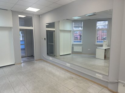 Без комісії. Оренда Мишуги 9А. Фасадні вікна і вхід. Метро Позняки. Киев