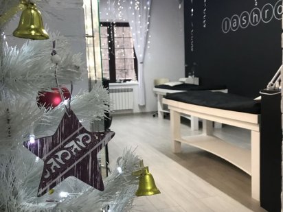 Здається в аренду кушетка+ стілець для бровіста.Погодинно чи на місяц. Київ