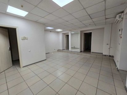 Сдам в аренду Нежилое помещение 47 кв.м. красная линия Гагарина 100 Дніпро