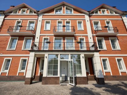 Оренда офісної будівлі 1084 кв.м. (генератор+газове опалення) Киев