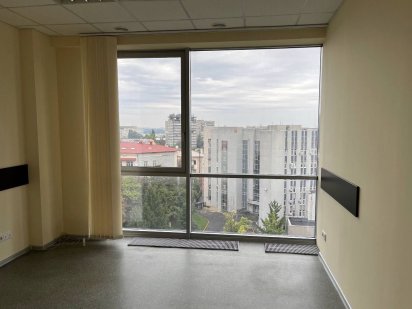 Сдам светлый большой офис 232 м2 центр Мечникова 10 б Дніпро