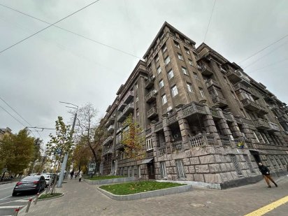 Оренда 2 к квартири під офіс м.Університет, вул. Пирогова, 2. Київ