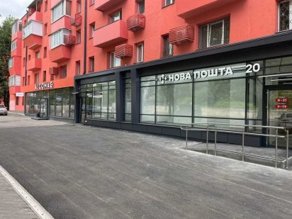 Сдам помещение на пр.Богдана Хмельницкого 5, площадью 120м2. Дніпро