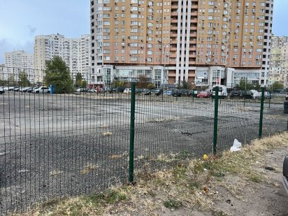 БЕЗ% | Оренда автомайданчика | Стоянка | Позняки | ТЦ Піраміда | 1700м Киев