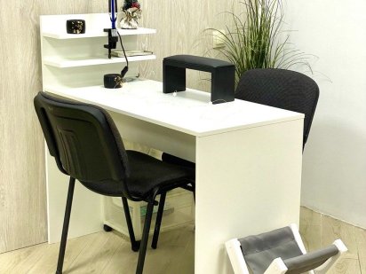 Для майстрів манікюру Дніпро