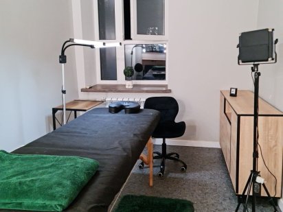 Аренда кабинета на день с кушеткой и зеркалом Киев Центр ТЕАТРАЛЬНАЯ Киев