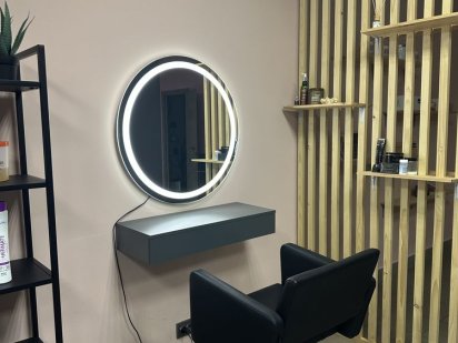 Оренда робочого місця в Салоні