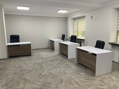 Аренда офисного помещения 62м2, метро дружбы народов 1мин Київ