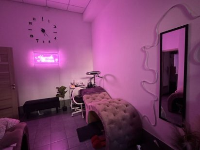 Оренда кушетки для нарощення вій або перманент Киев