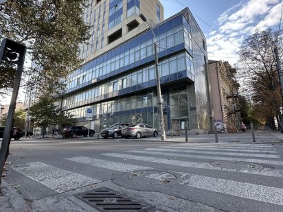 Сдам офисно-торговое помещение на красной линии 65кв. в ЖК Цивилизация Дніпро