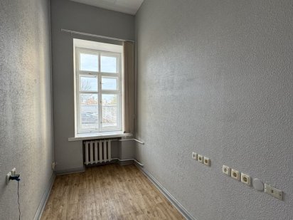 Володимирська 10, кабінет, 7м2, світло є, Пейзажна аллея Київ