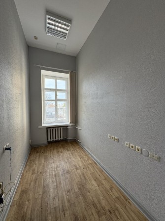Володимирська 10, кабінет, 7м2, світло є, Пейзажна аллея - фото 1