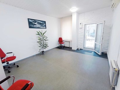 Аренда красная линия  М. Грушевского 56м кв. Дніпро