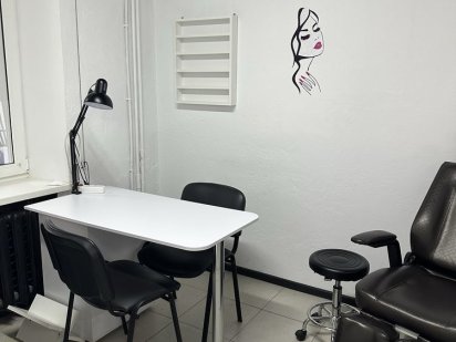 Аренда мастеру маникюра