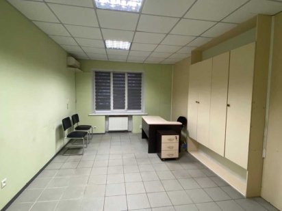 1-й эт. с водой в центре. ул.Нез.Украины, 41