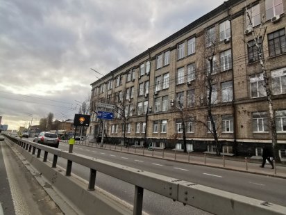 Довженка 3, метро Шулявка, фасад, парковка Киев