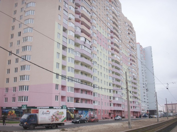 є варіанти під комерційну оренду Троєщина 56м  фасад - фото 1