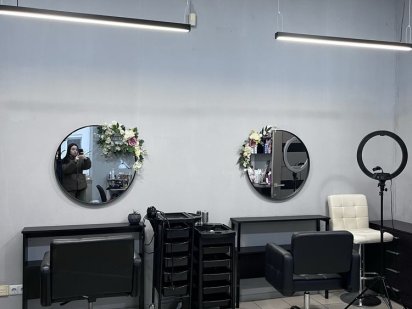 Ареннда коесла парикмахара мастера по прическам по нарашеввнию волос Дніпро