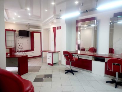 Оренда приміщення (салону краси) у ближньому центрі. Львов