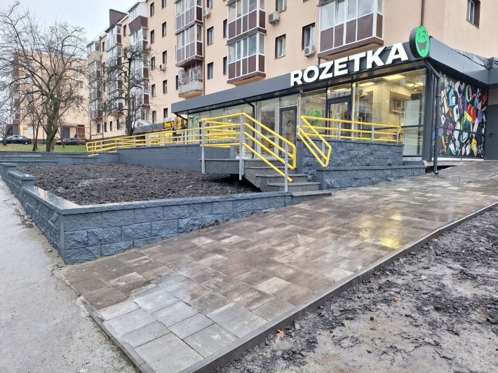 Здам фасадне приміщення.вул.Межова.Подільський район. - фото 1