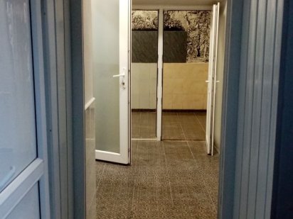 Фасадний вхід 65 м2, безкоштовне опалення, магазин салон, Київ